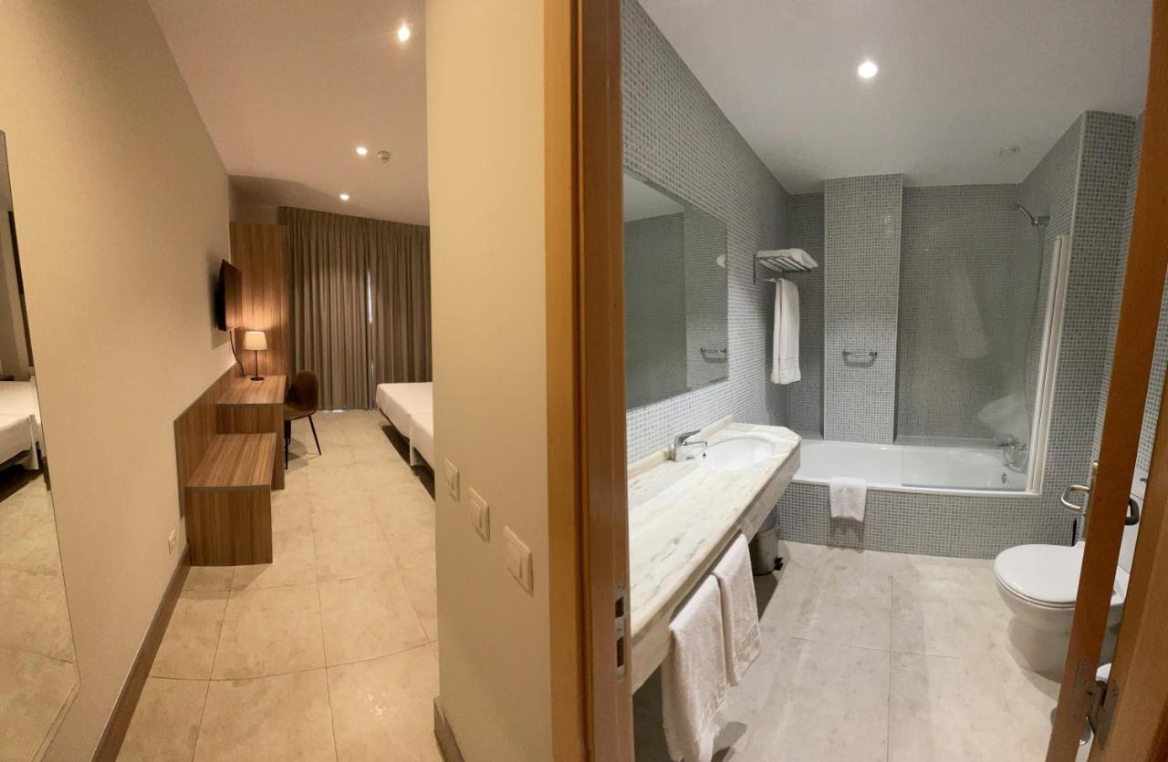 Hotel Camino Real Dueñas Zewnętrze zdjęcie