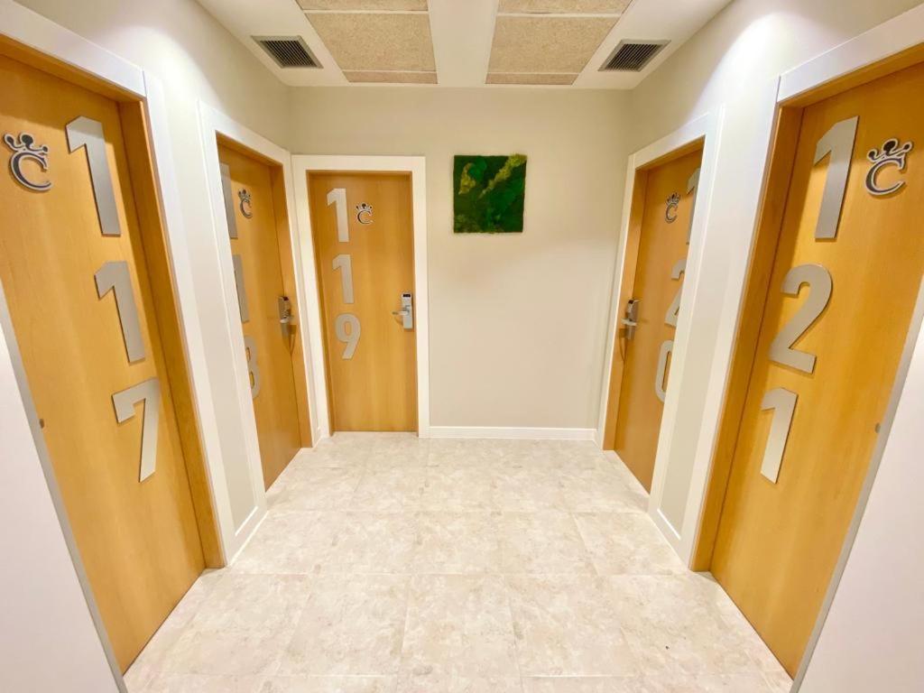 Hotel Camino Real Dueñas Zewnętrze zdjęcie