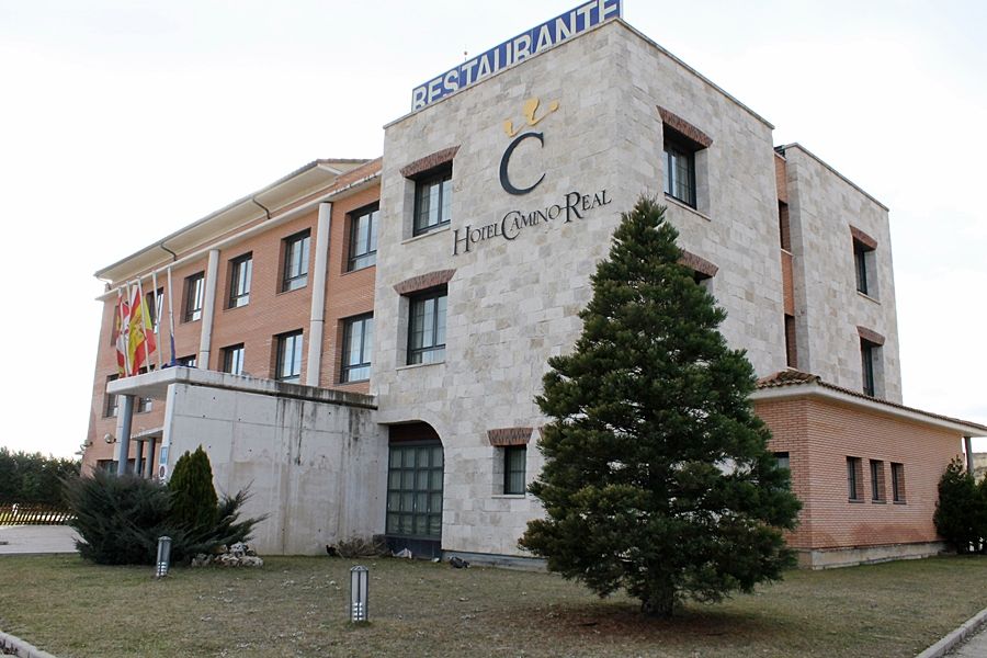 Hotel Camino Real Dueñas Zewnętrze zdjęcie